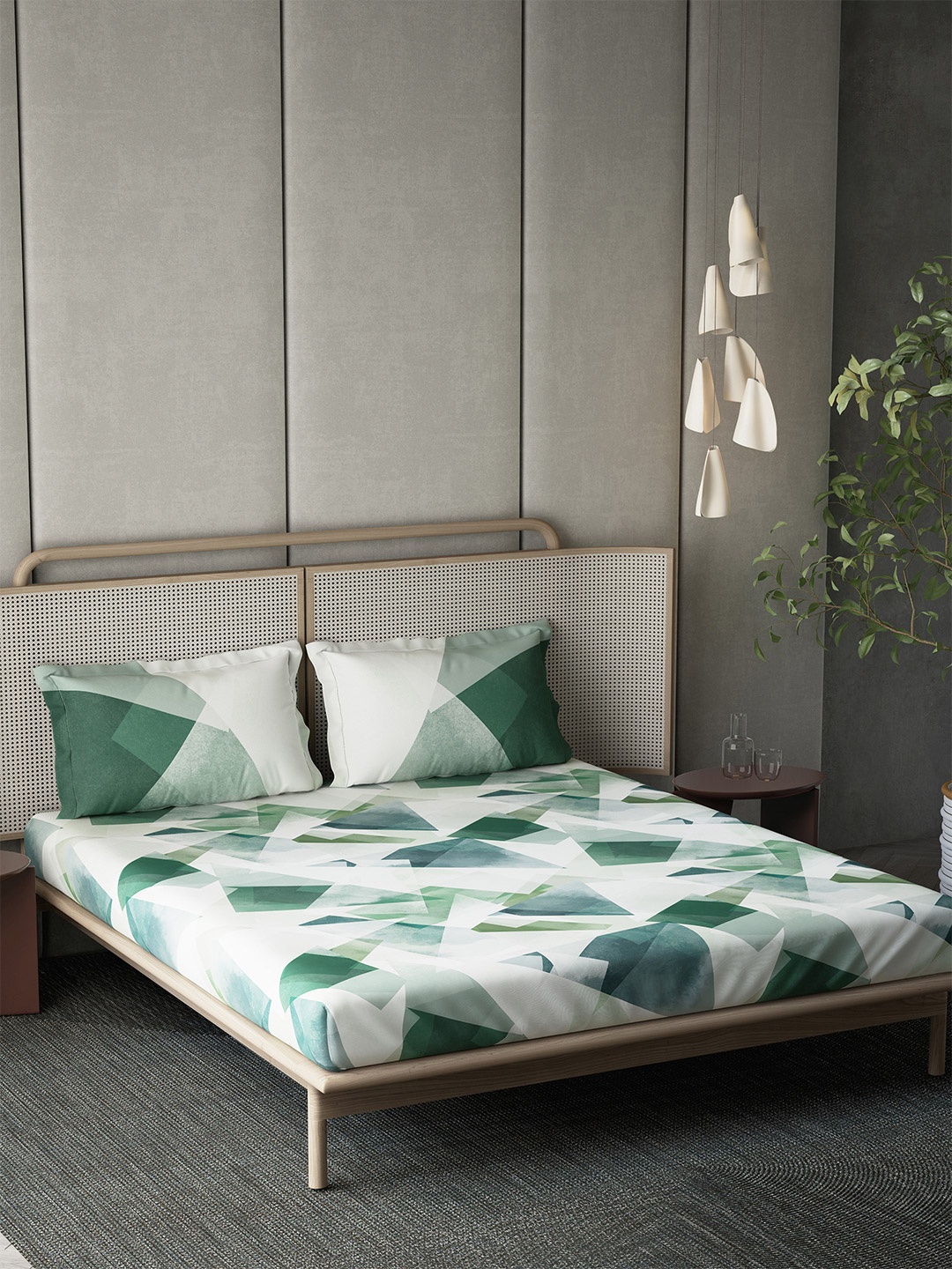 

DDecor Green & White Geometric 144 TC Pure Cotton King Bedsheet with 2 Pillow Covers