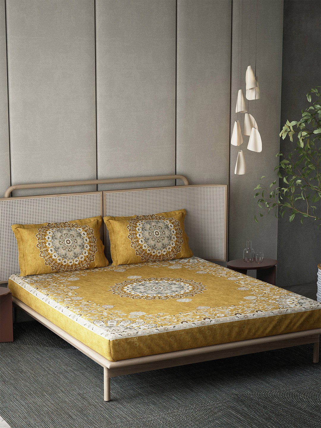 

DDecor Serai Collection Gold-Toned & White 145 TC King Bedsheet With 2 Pillow Covers