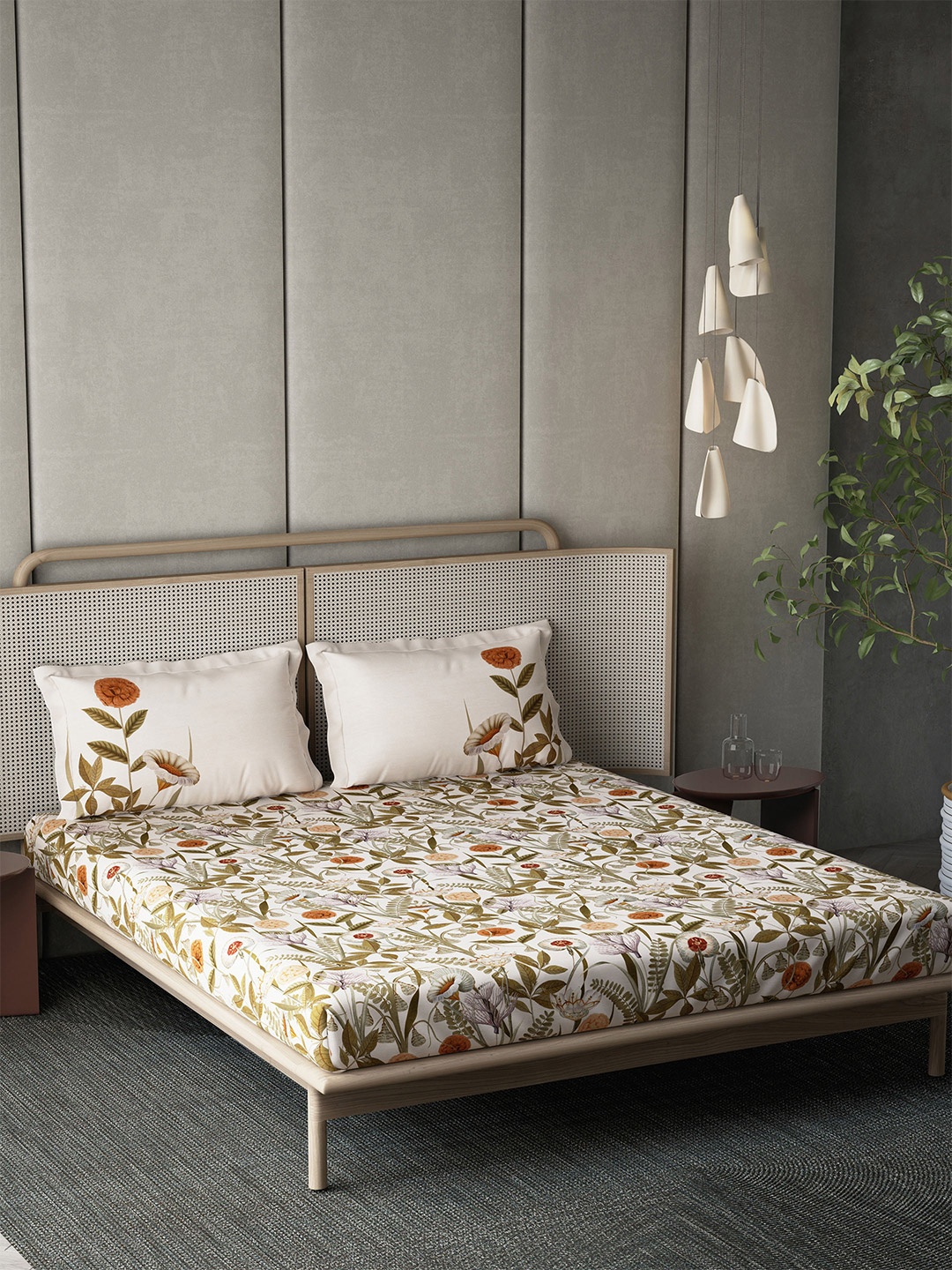 

DDecor Brown & White Floral 145 TC Cotton King Bedsheet With 2 Pillow Covers