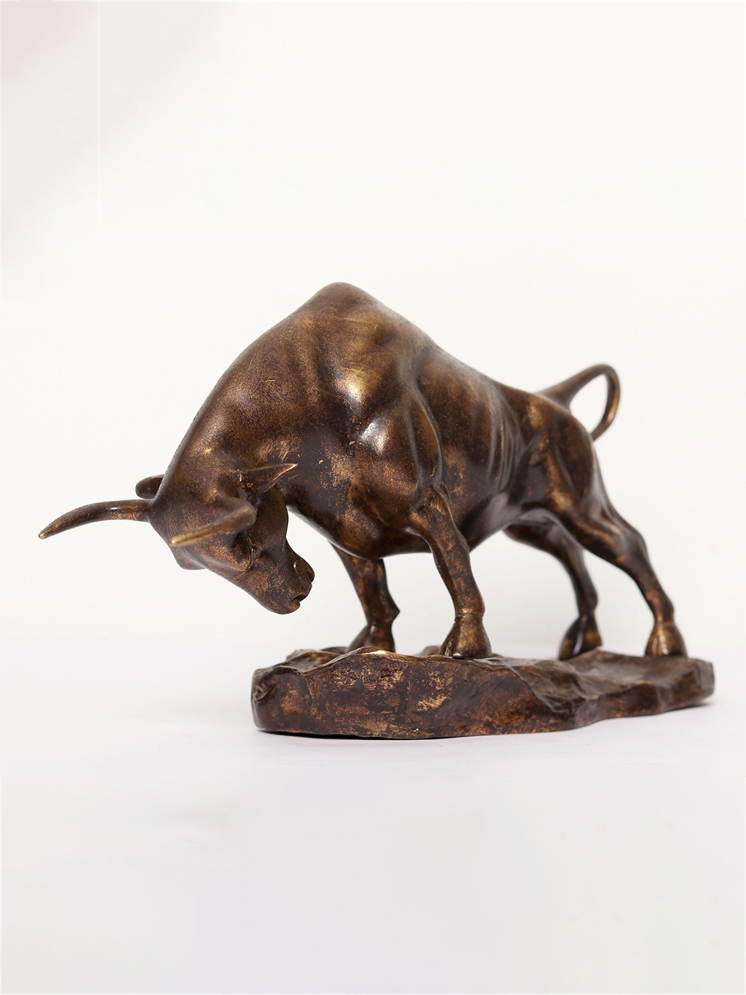 

Exotic India Brown Attacking Angry Bull Showpiece