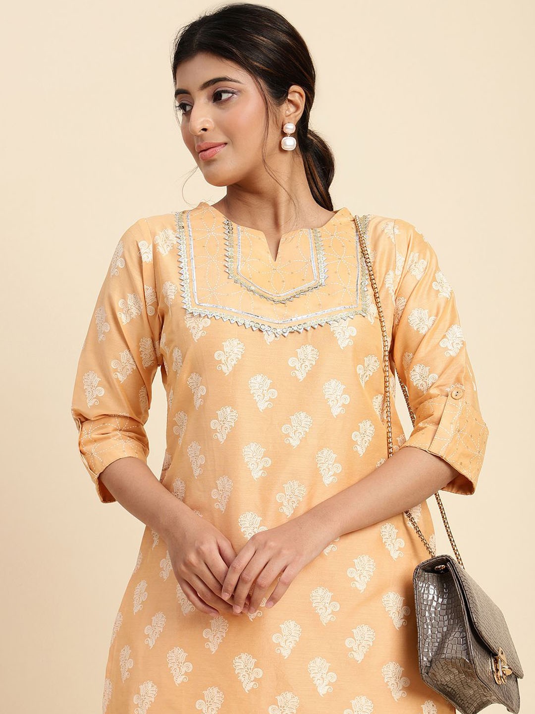 

V TRADITION Floral Printed Gotta Patti Pure Cotton Straight Kurta with Trousers, Yellow