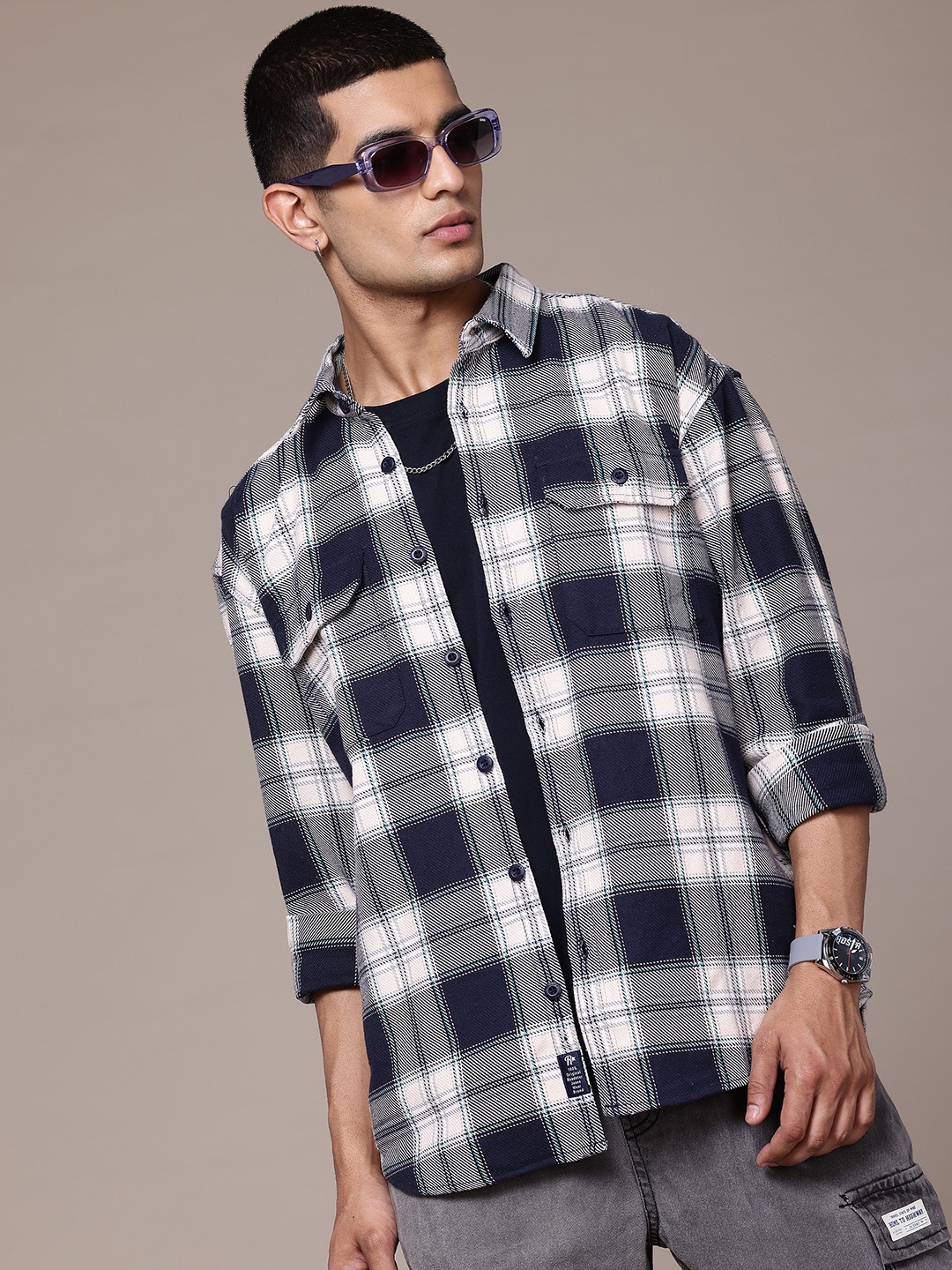 

The Roadster Lifestyle Co. Men Checked Casual Twill Shacket, Navy blue