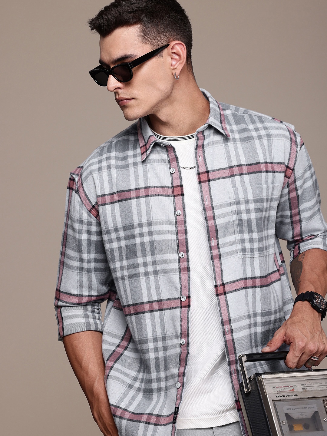 

The Roadster Life Co. Checked Relaxed Fit Casual Shirt, Grey