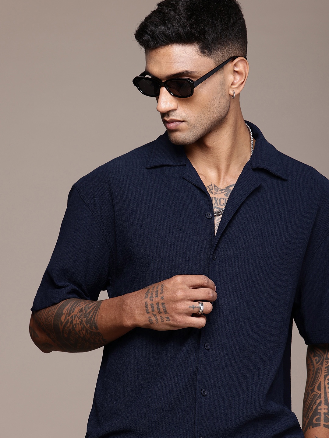 

The Roadster Life Co. Drop-Shoulder Sleeves Seersucker Casual Shirt, Navy blue