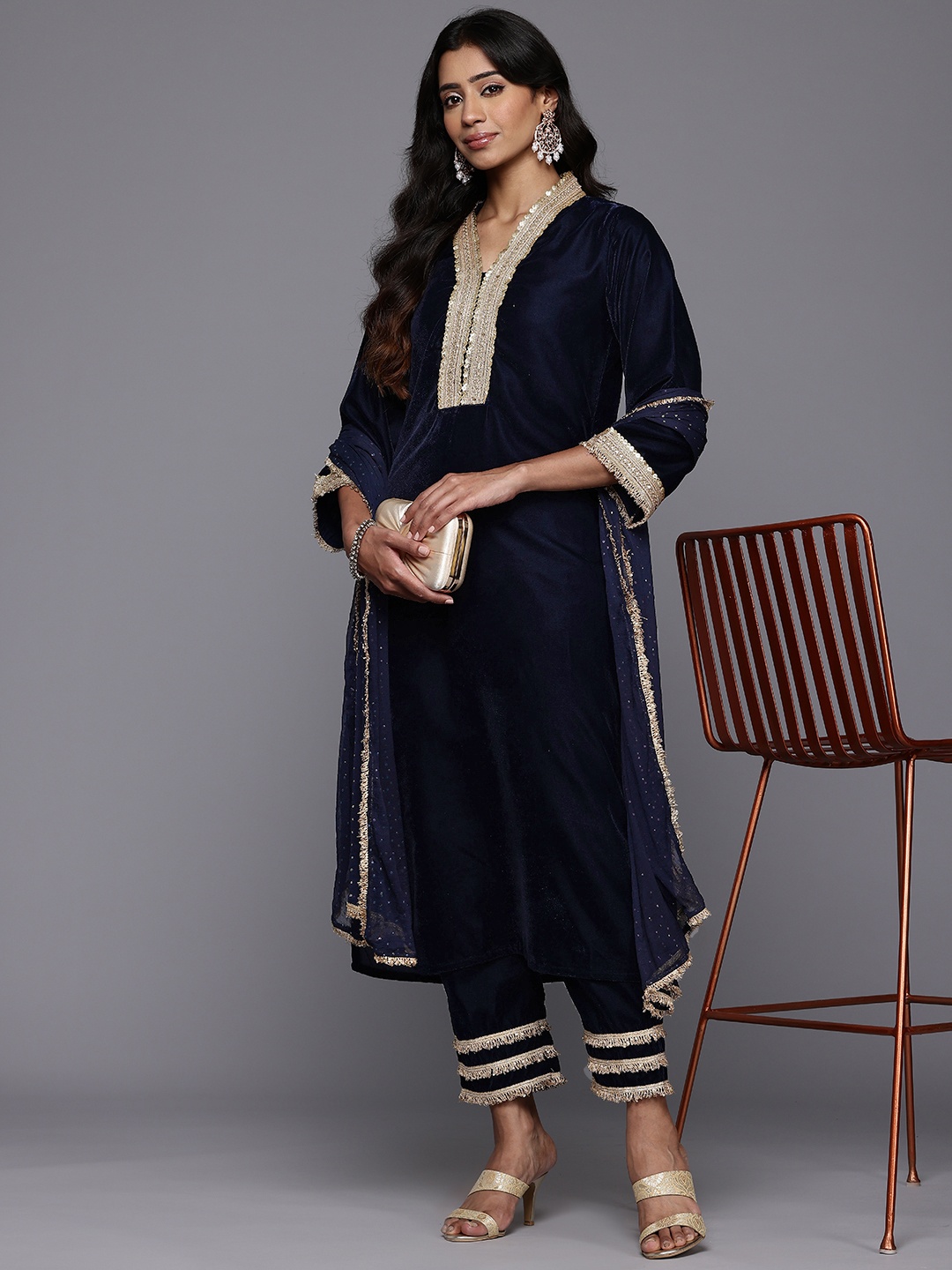 

Varanga Zari & Sequin Embroidered Winter Velvet Kurta with Trousers & Dupatta, Navy blue