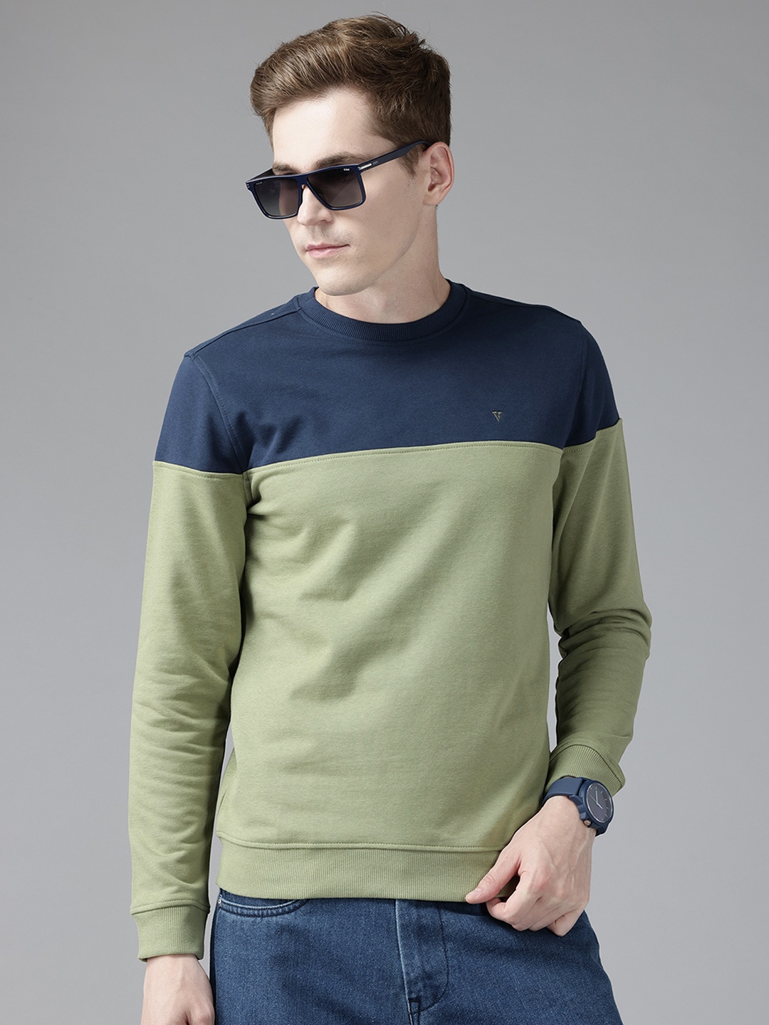 

Van Heusen Sport Long Sleeves Colourblocked Sweatshirt, Green