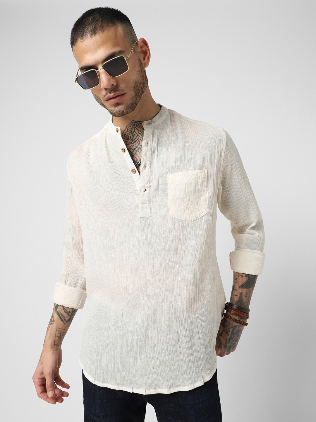 

VASTRADO Men Keyhole Neck Thread Work Kurta, Off white