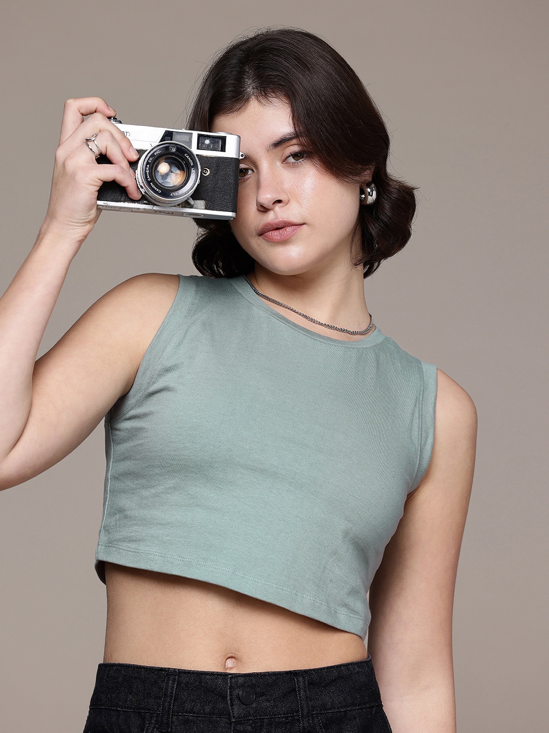 

The Roadster Life Co. Pure Cotton Slim Fit Crop T-shirt, Green