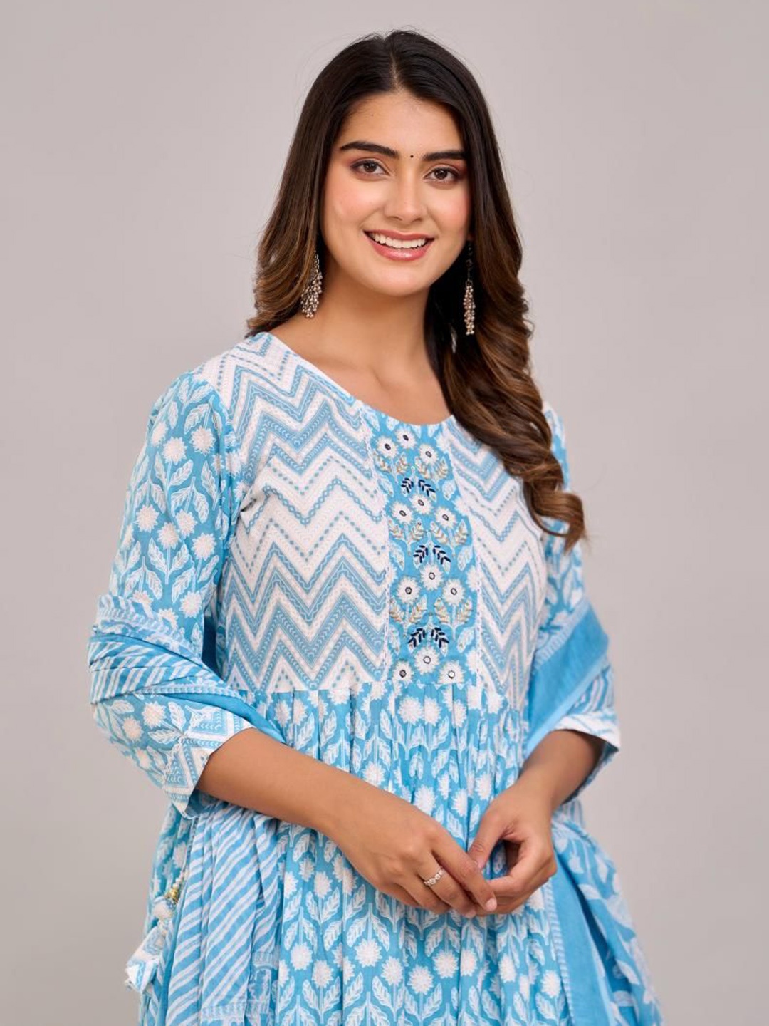 

Jasoriya Women Floral Printed Regular Aari Work Pure Cotton Kurta with Trousers & With Dupatta, Blue