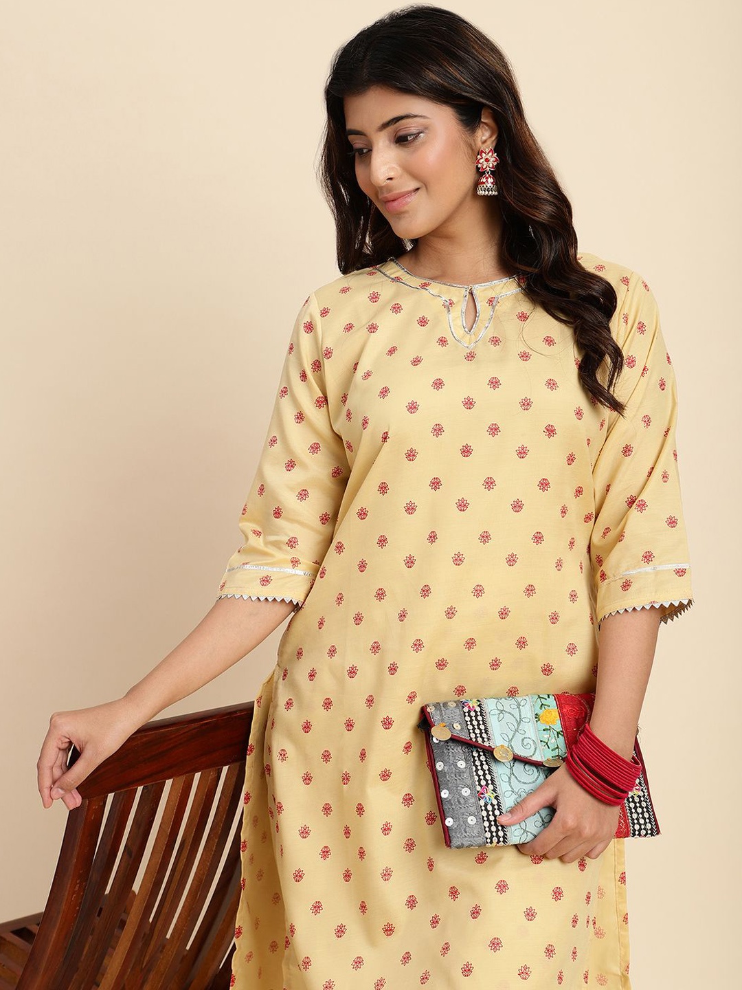 

V TRADITION Women Floral Printed Regular Kurta with Trousers, Yellow