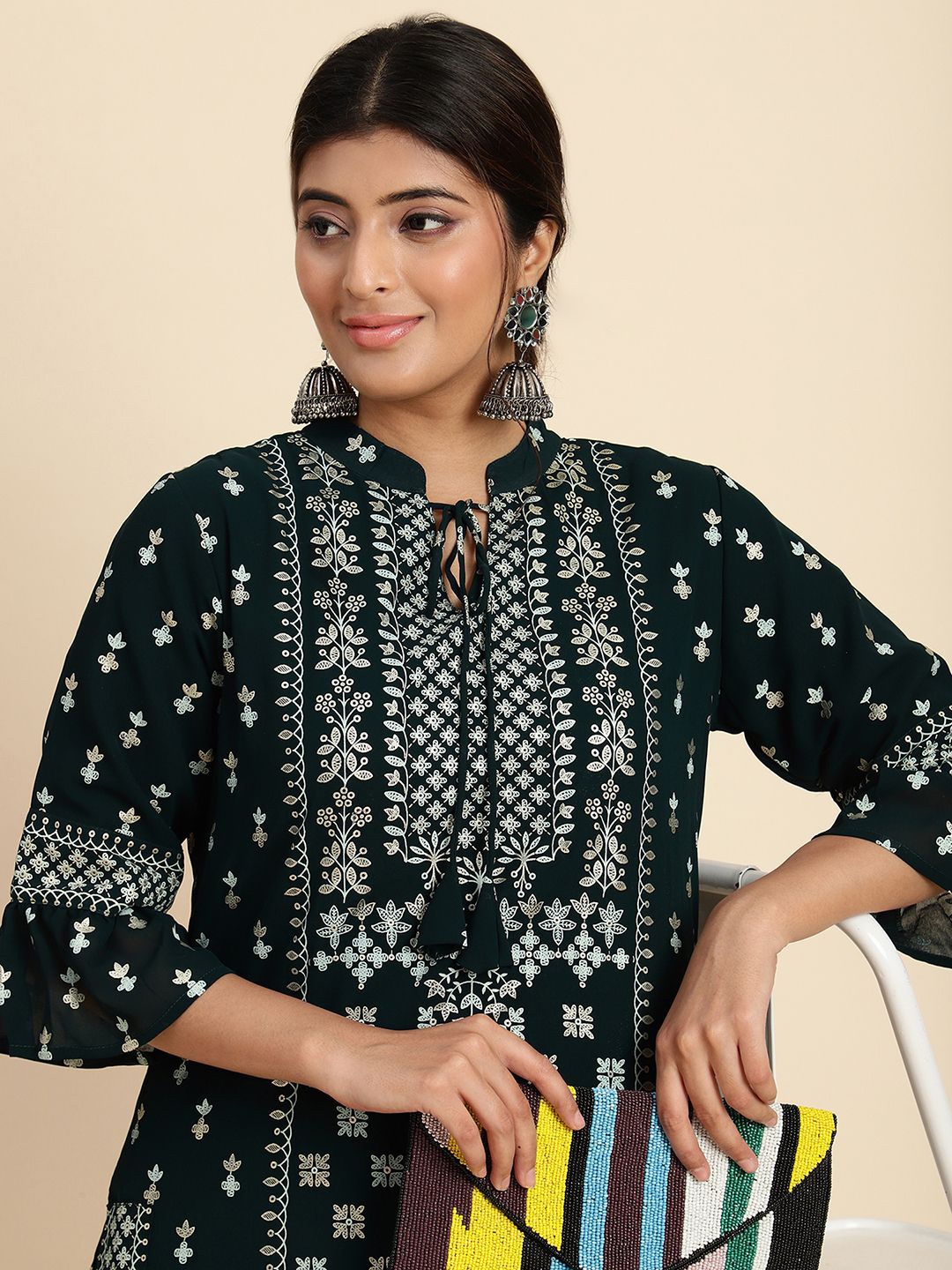 

V TRADITION Women Floral Printed Regular Kurti with Trousers, Green