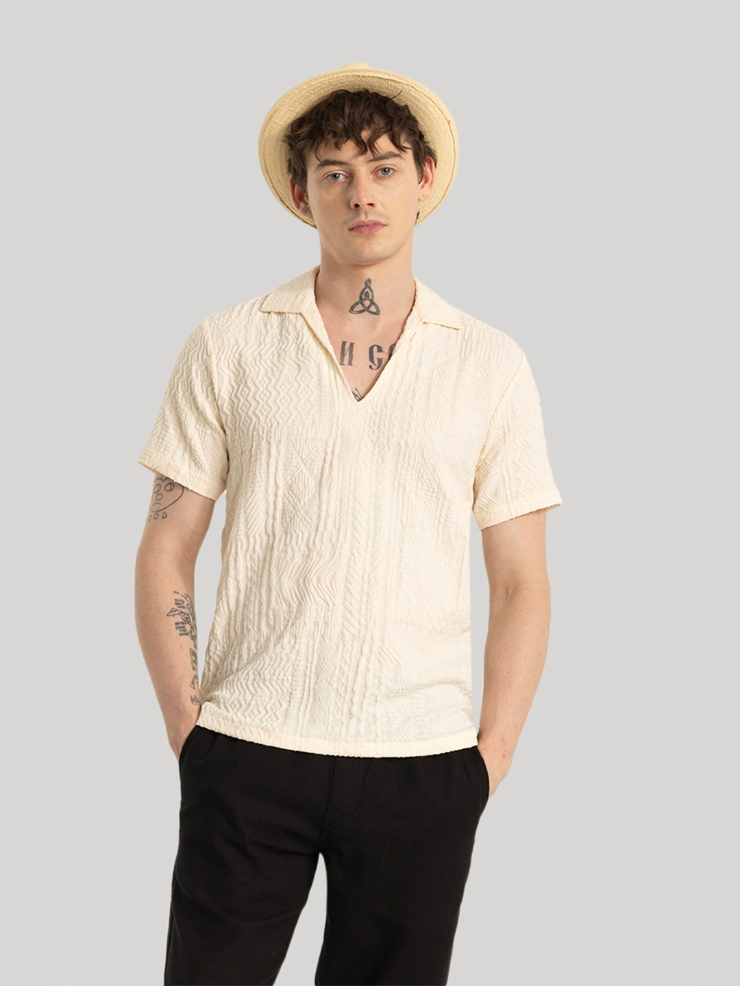 

Snitch Men Applique Slim Fit T-shirt, Cream