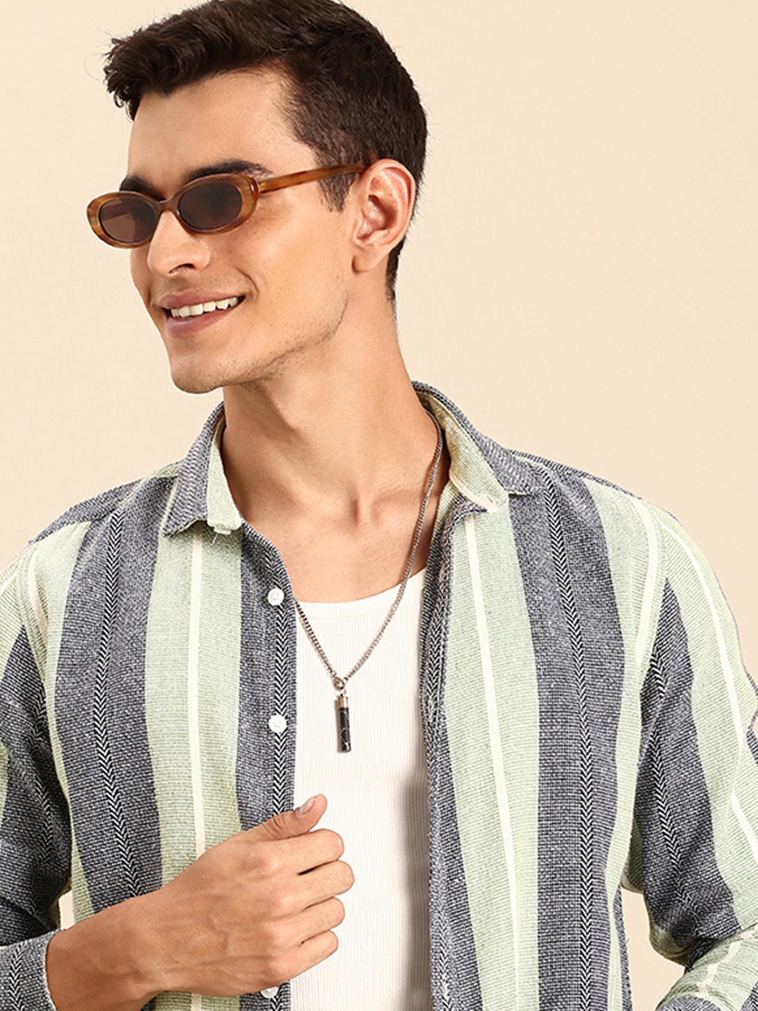 

Mast & Harbour Self Striped Pure Cotton Casual Shirt, Green