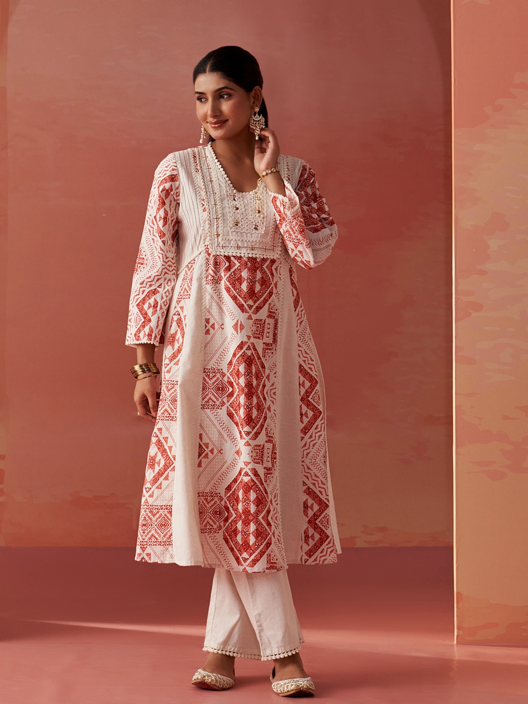 

Lakshita Cotton Printed Tunic With Trouser Co-Ords, Off white