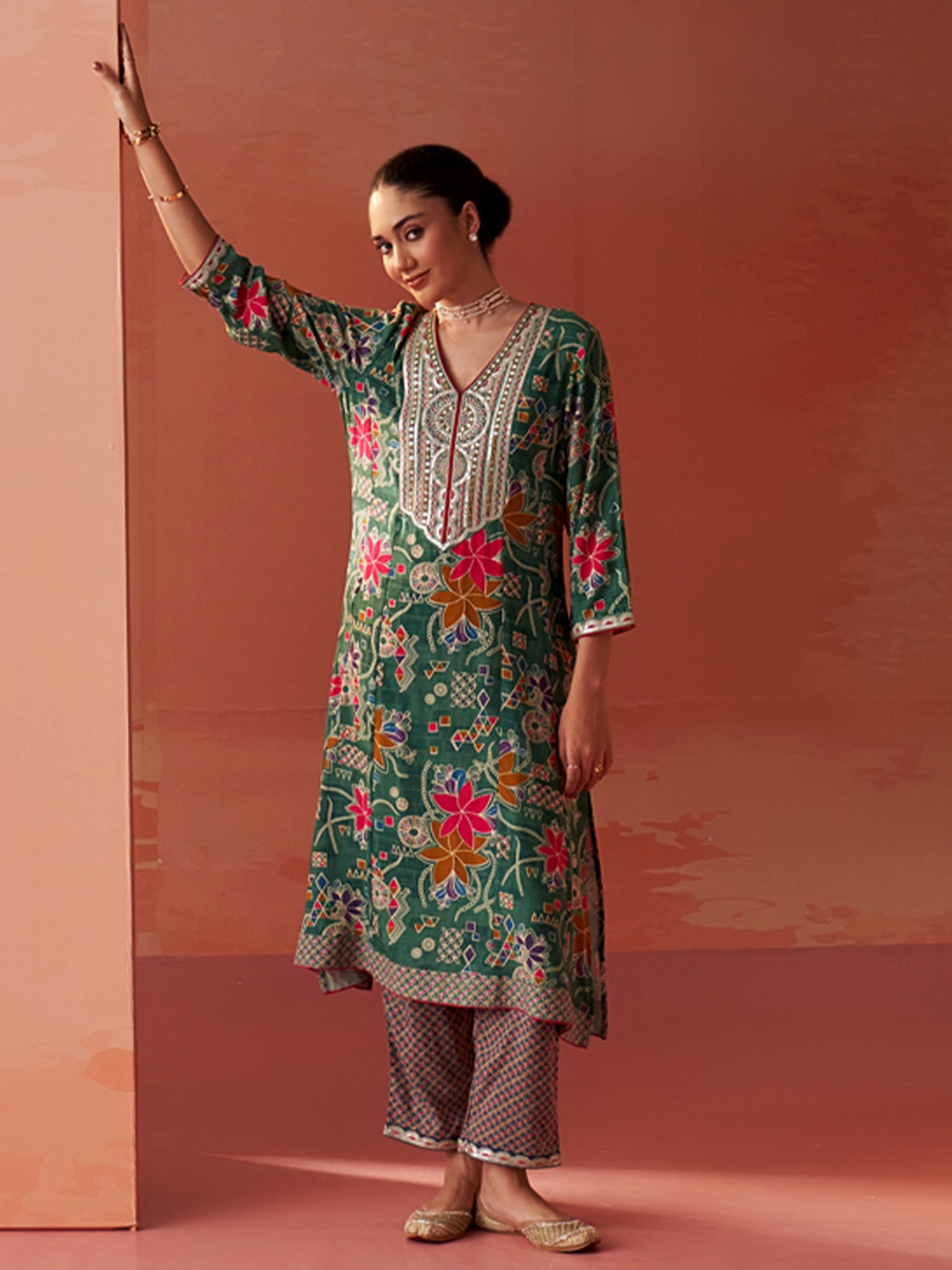 

Lakshita Printed A-Line Tunic & Trouser Co-Ords, Green