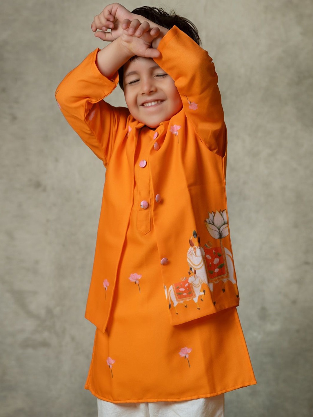 

Vivedkids Boys Floral Printed Pure Cotton Straight Kurta with Trousers With Nehru Jacket, Orange