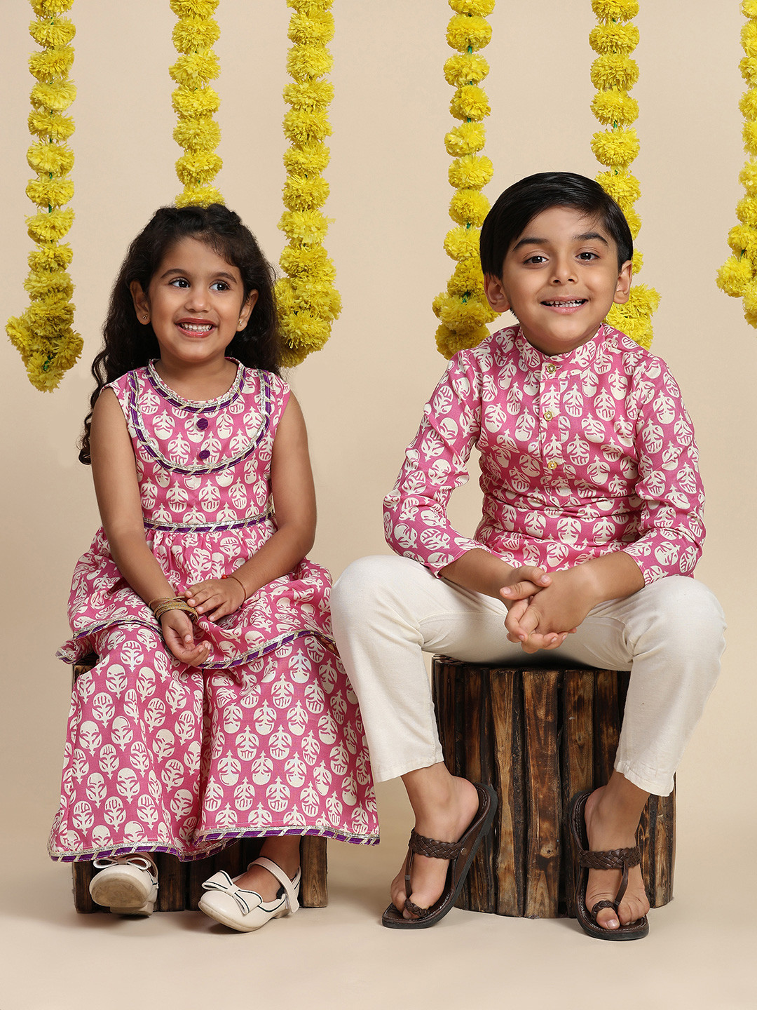 

Cutiekins Girls Ethnic Motifs Printed Regular Gotta Patti Kurta with Palazzos, Purple