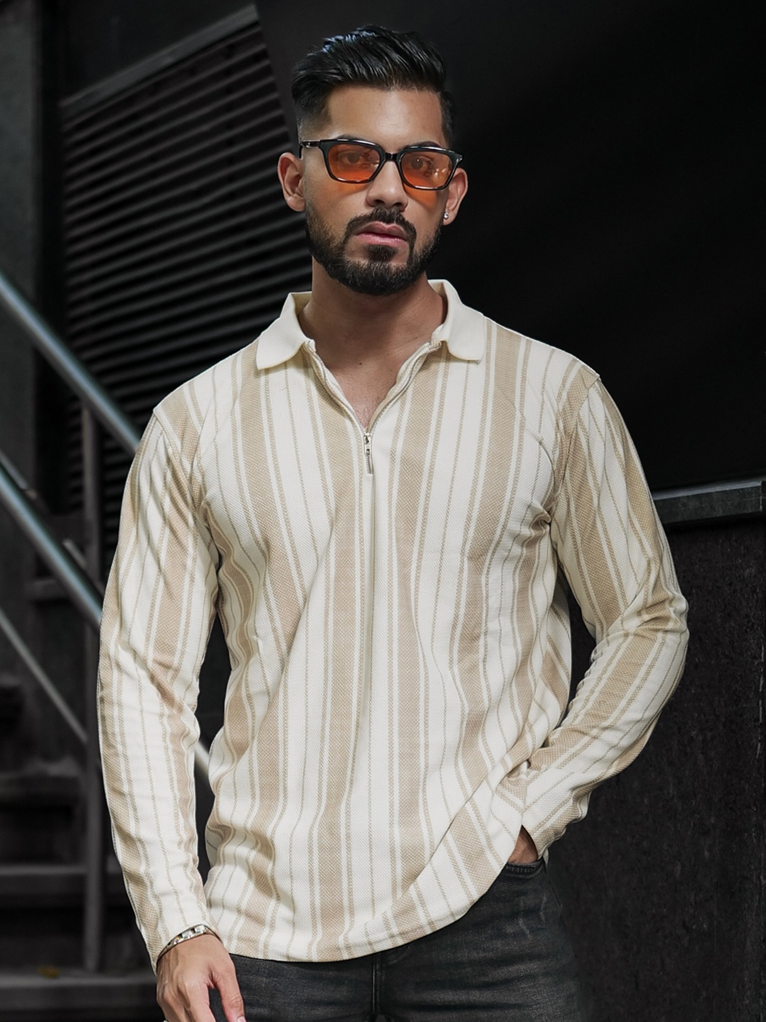 

Powerlook Men Striped Henley Neck Applique T-shirt, Multi