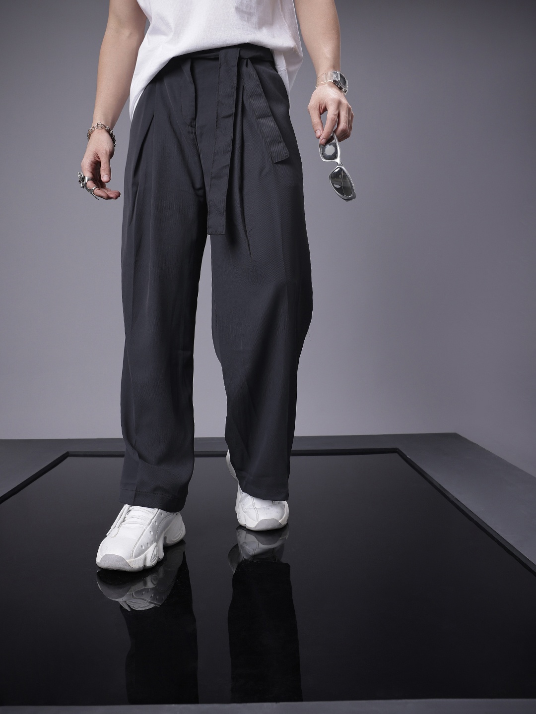 

SOKO STREET Men Pleated Parallel Trousers, Grey