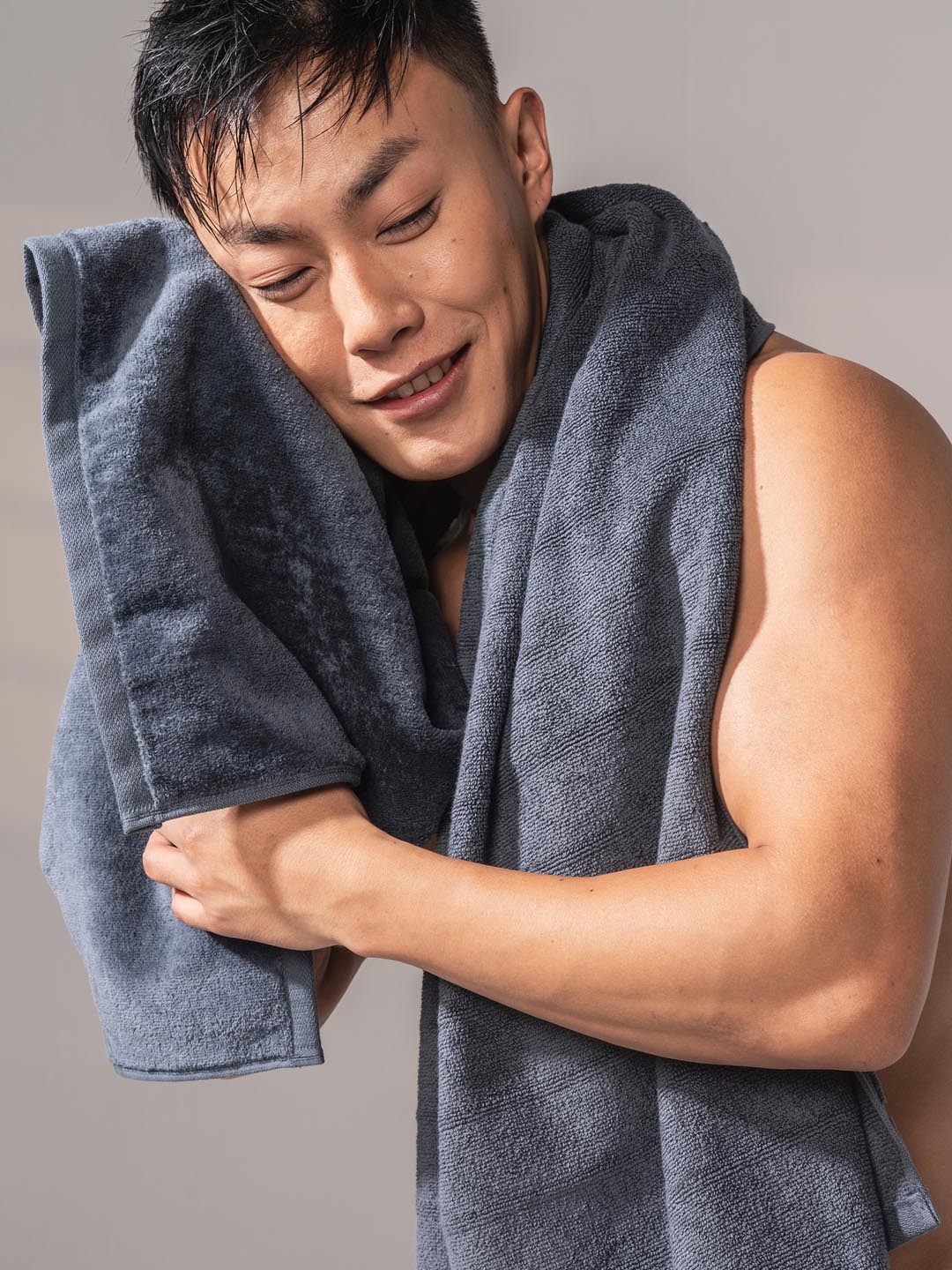 

DAMENSCH Premium Cotton Soft Sheared Terry Better-Basic Towel, Grey