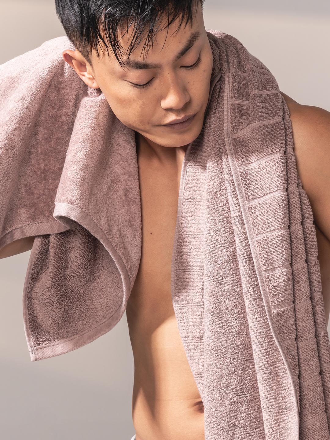 

DAMENSCH Premium Cotton Soft Sheared Terry Better-Basic Towel, Pink