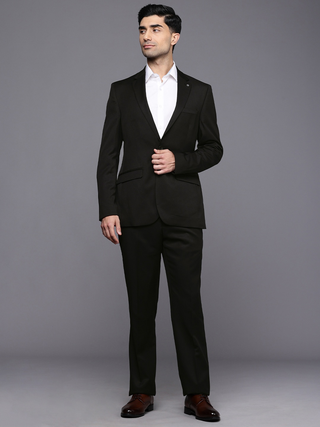 

Raymond Contemporary Fit Notched Lapel Single-Breasted Formal 2 Piece Suits, Black