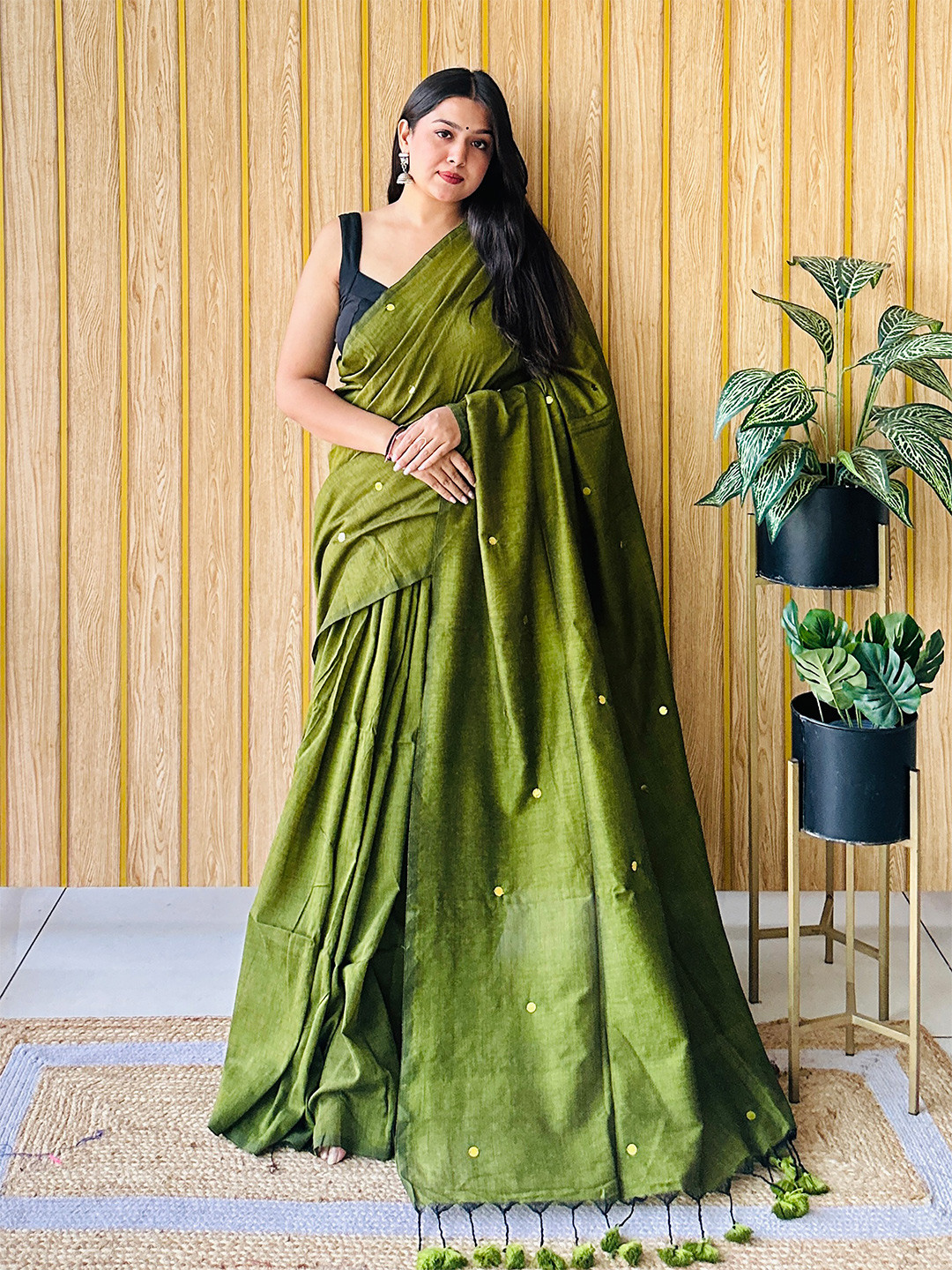 

Anouk Embellished Saree, Green