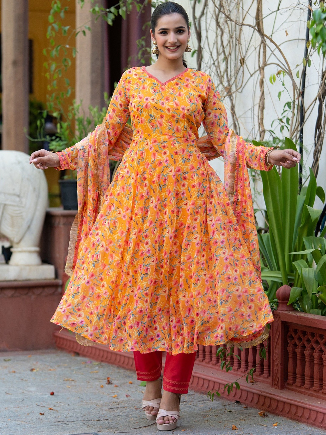 

ASPORA Women Floral Printed Empire Kurta with Trousers & With Dupatta, Orange