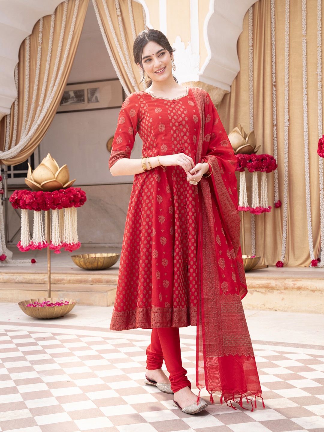 

AURELIA Women Panelled Kurta with Churidar & With Dupatta, Red