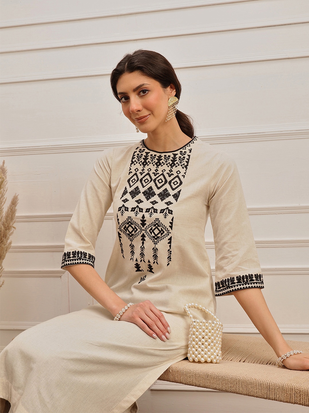 

BARARA ETHNIC Women Flared Sleeves Thread Work Kaftan Kurta, White