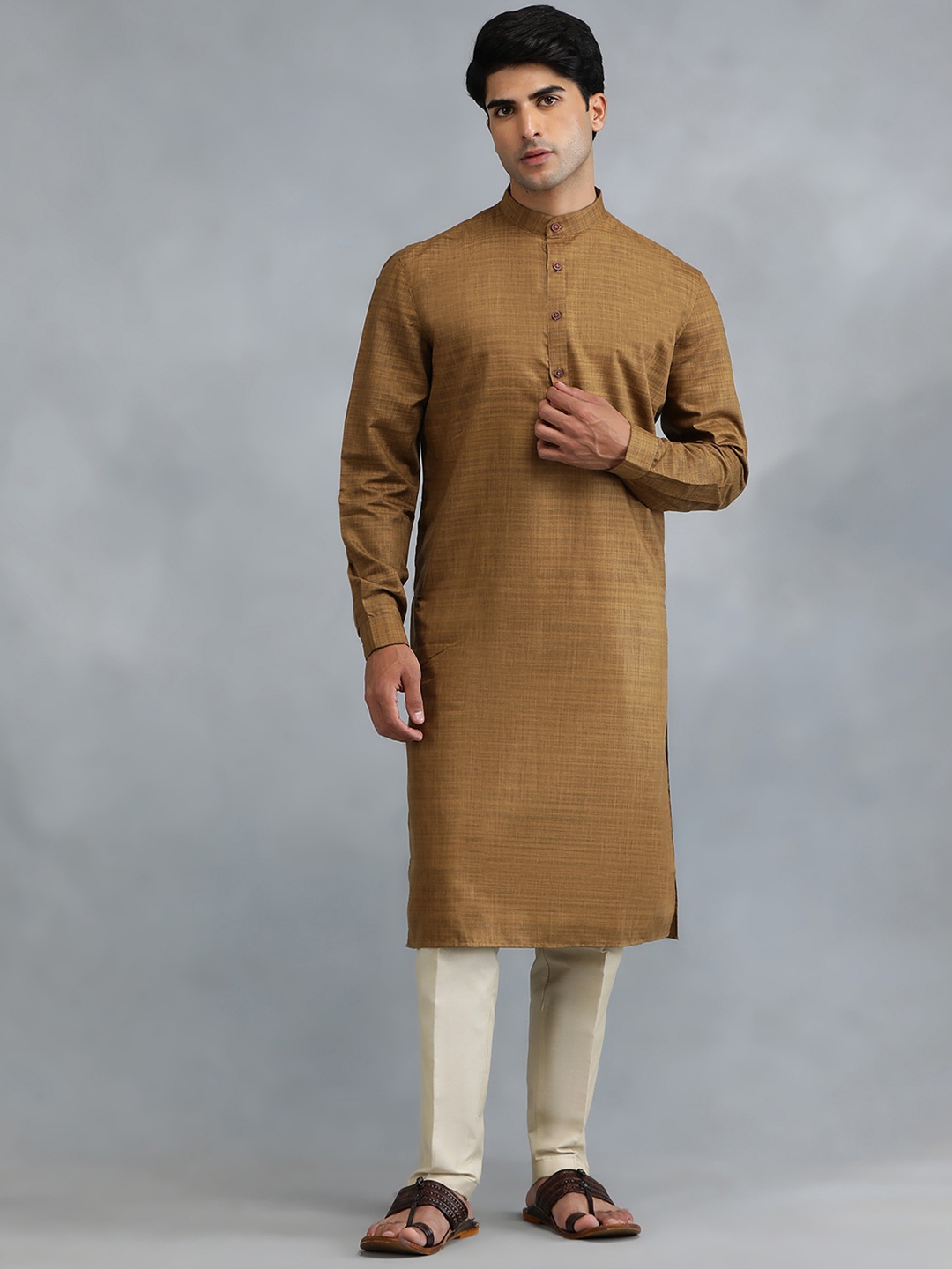 

Modi Kurta Men Thread Work Kurtas, Brown