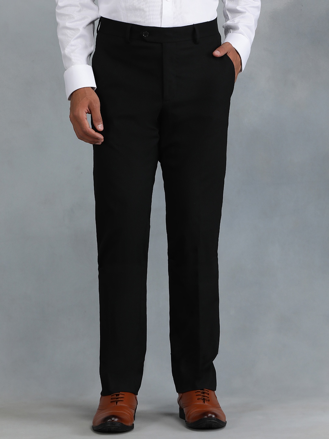 

Greenfibre Men Solid Slim Fit Formal Trousers, Black