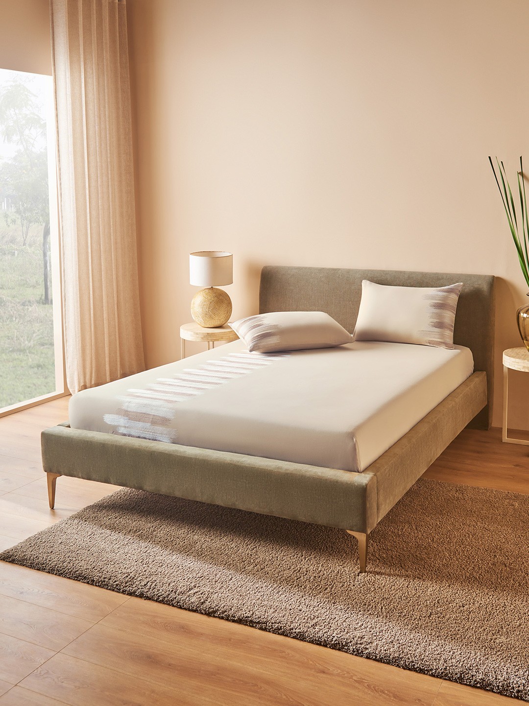 

DDecor Beige & Silver-Toned 180 TC King Bedsheet with 2 Pillow Covers