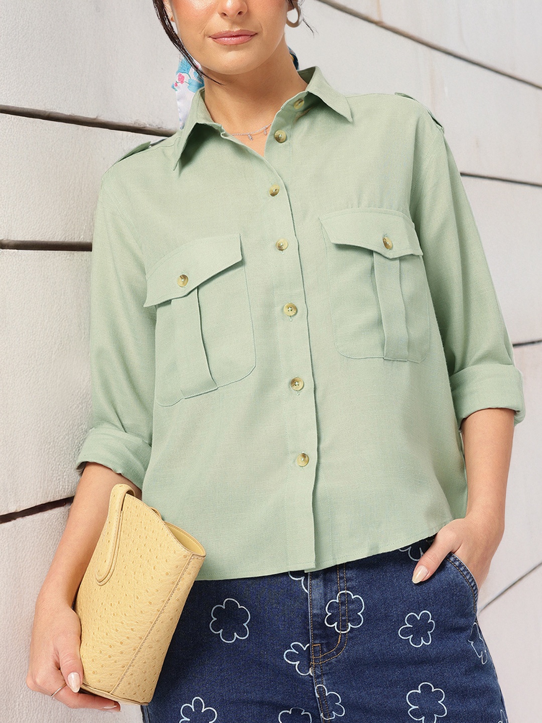 

DressBerry Lounging Comfort Shirt with Pocket Detail, Green