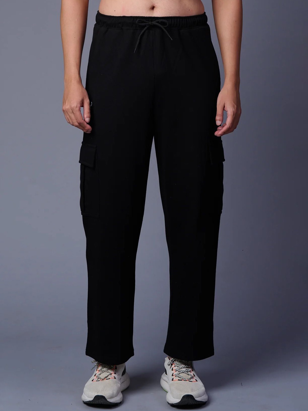 

GO DEVIL Men Relaxed Loose Fit Mid-Rise Cotton Cargos Trousers, Black