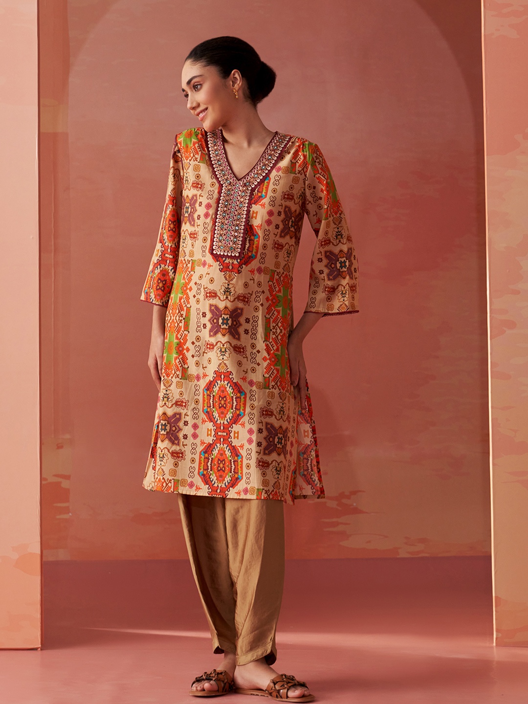 

Lakshita Women Paisley Printed Flared Sleeves Kaftan Kurta, Beige