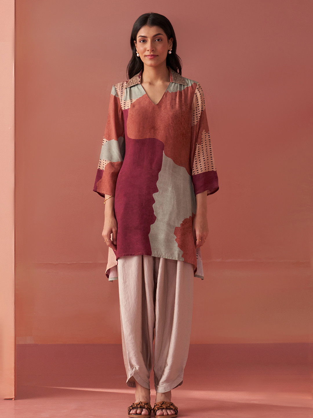 

Lakshita Printed Thread Work Kurta, Brown