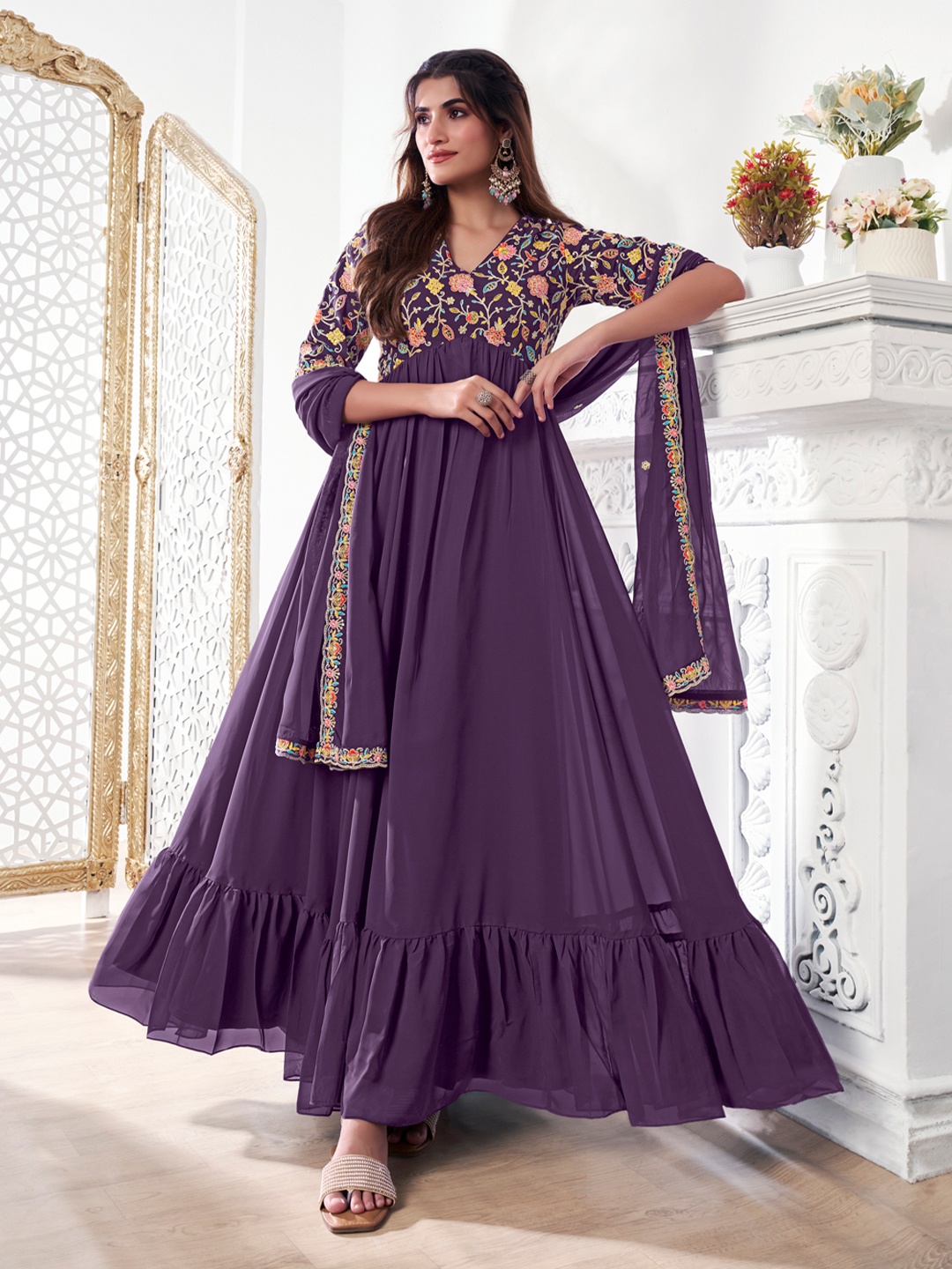 

Inddus Floral Zari and Sequinned Pleated Kurta with Embroidered Dupatta, Mauve