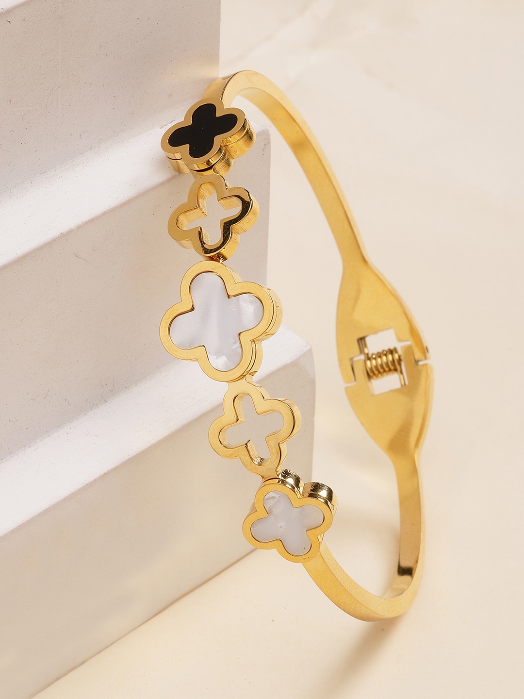 

Bohey by KARATCART Women Gold-Plated Bangle-Style Bracelet