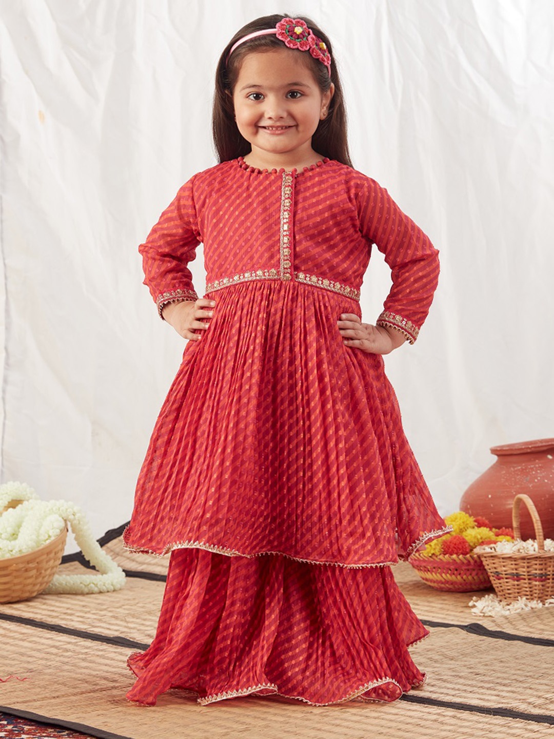 

Vivedkids Girls Printed Kurta Set, Red