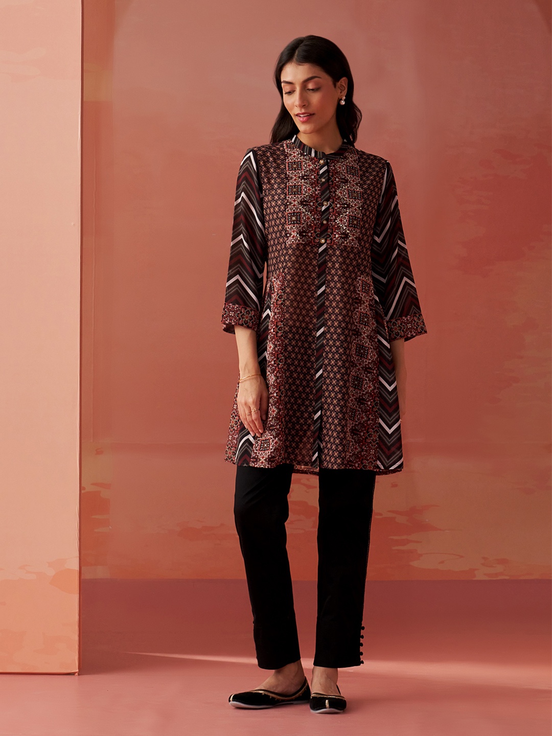 

Lakshita Geometric Print Mandarin Collar Georgette Shirt Style Longline Top, Black