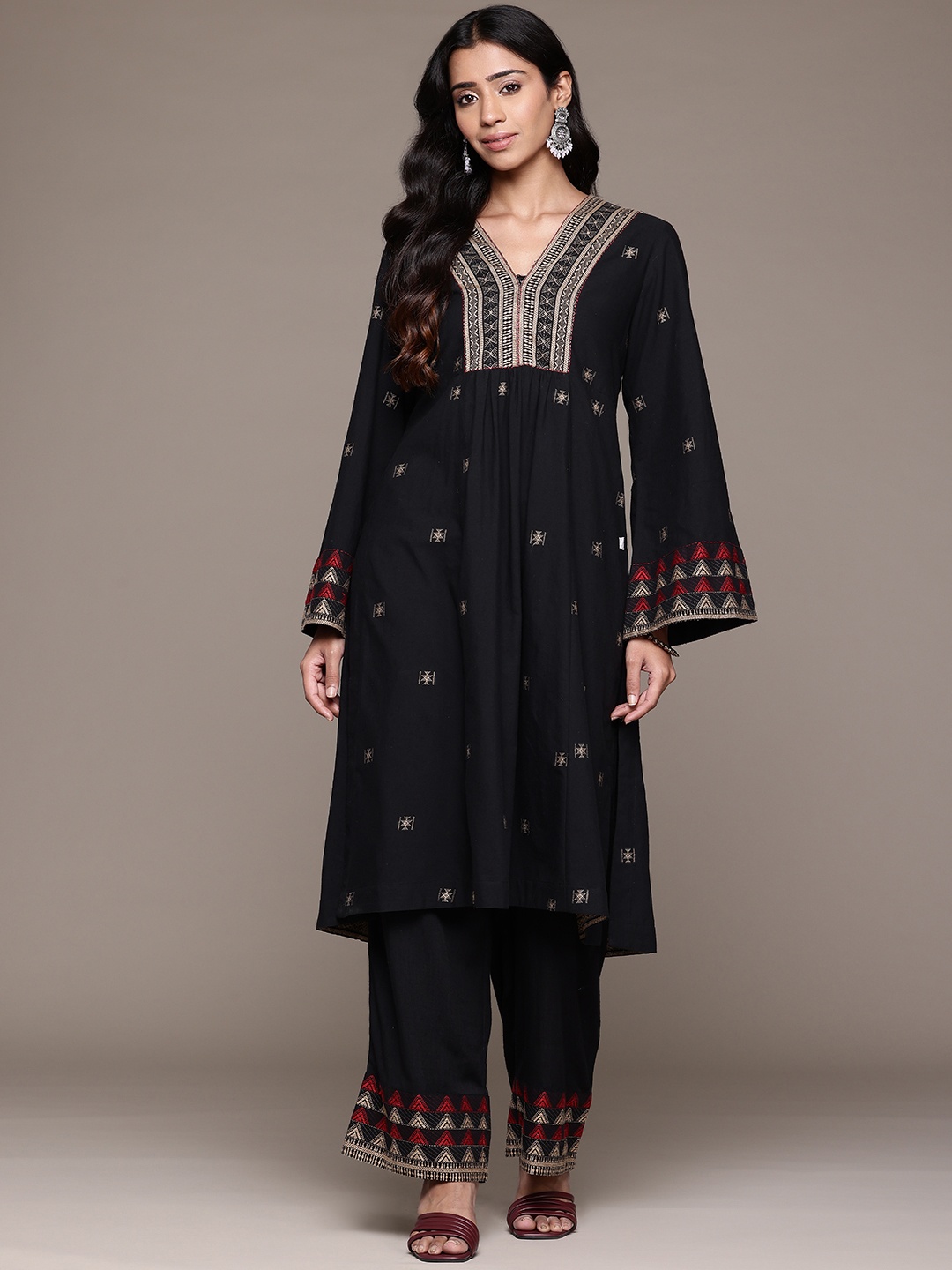 

Ritu Kumar Embroidered Empire Thread Work Kurta with Palazzos, Black