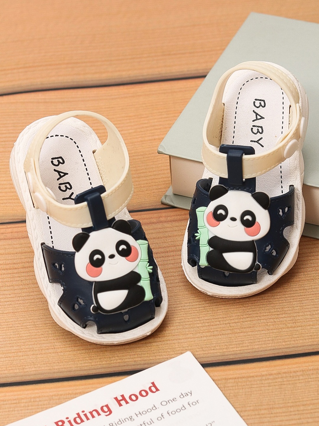 

Yellow Bee Boys Comfort Sandals, Navy blue
