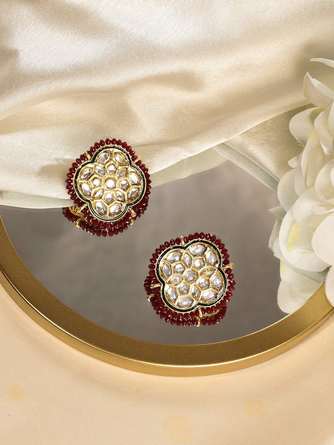 

AARSHVI Gold-Plated Kundan Contemporary Studs