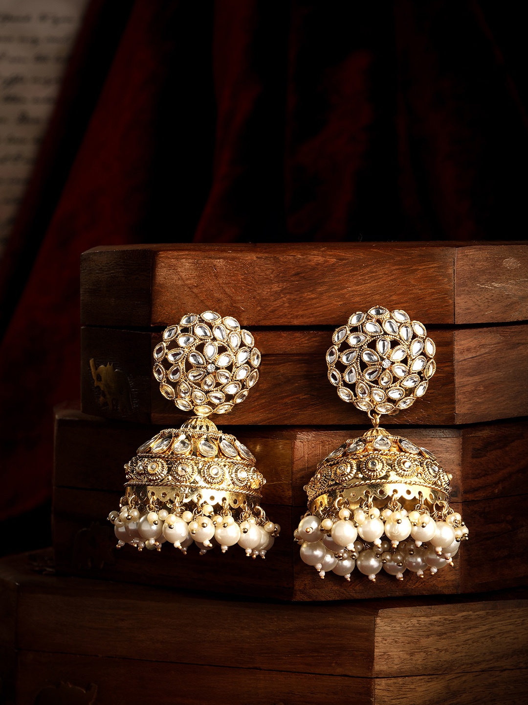 

AARSHVI Gold-Plated Kundan Dome Shaped Jhumkas