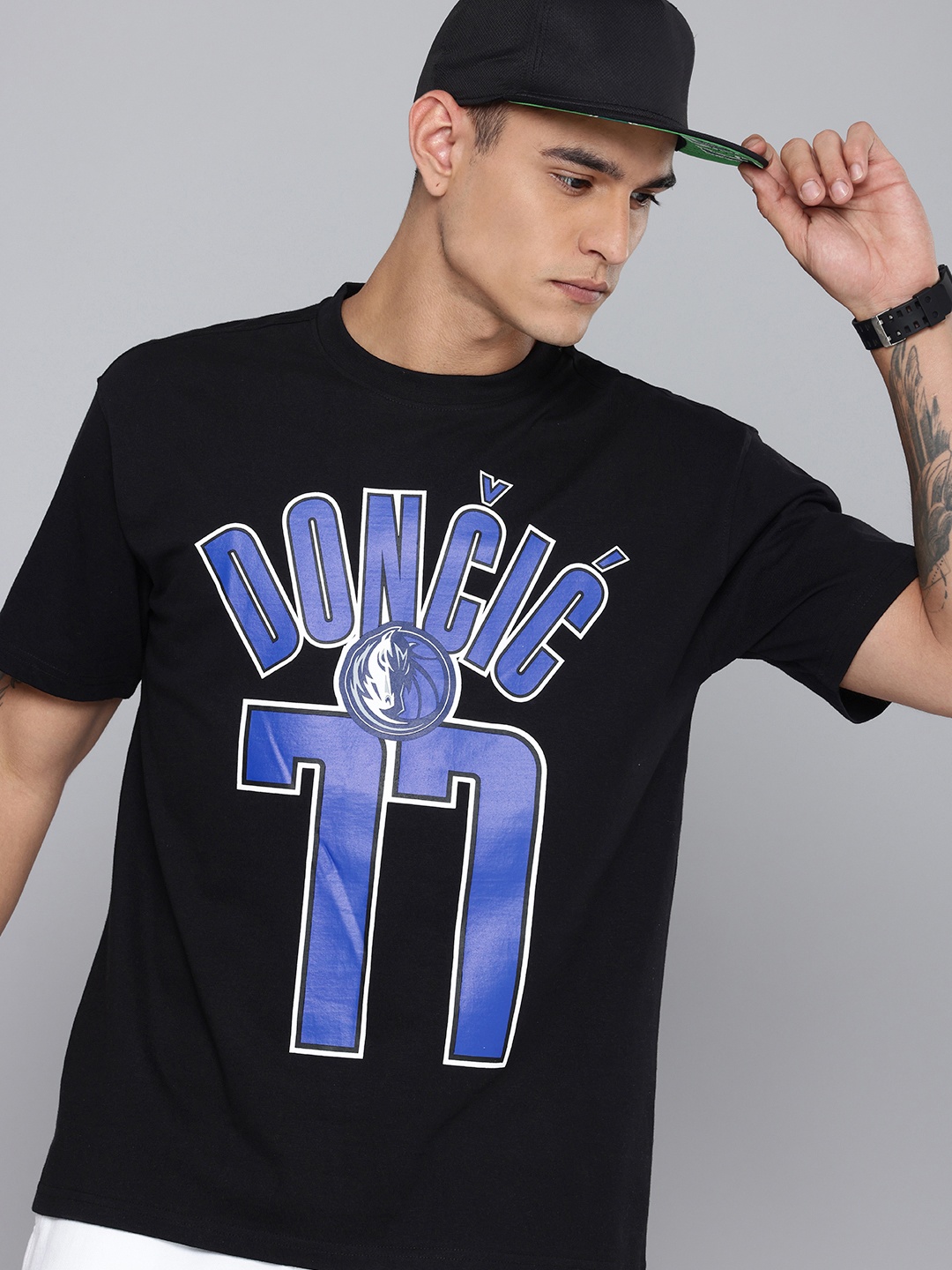 

NBA Men Typography Printed Drop-Shoulder Sleeves Oversized Pure Cotton T-shirt, Black