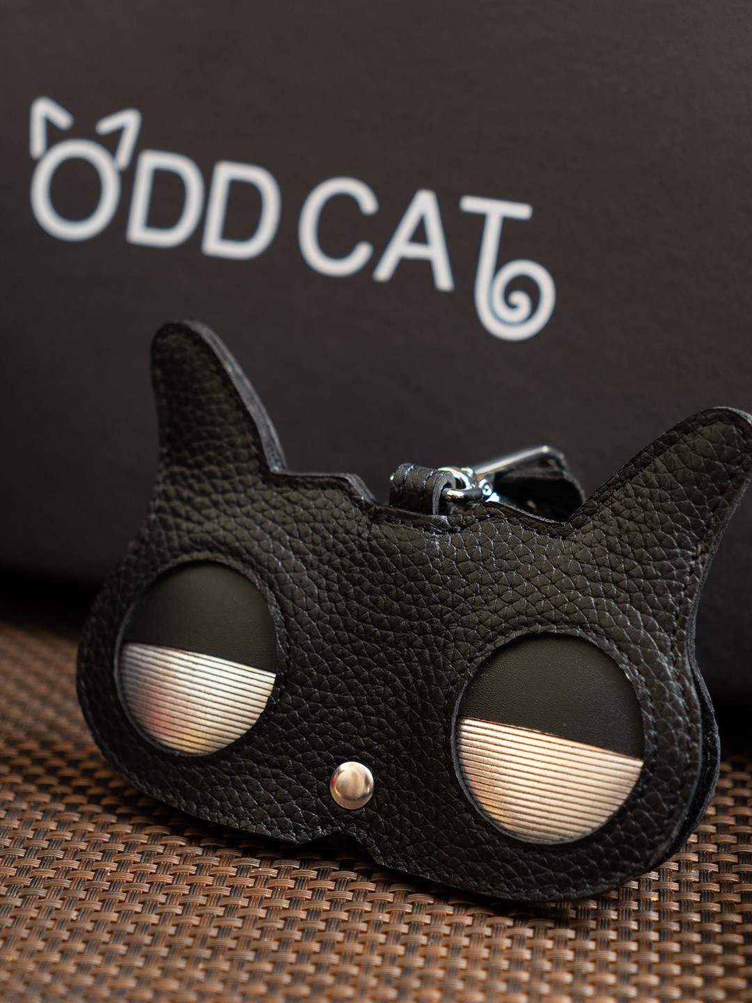 

Oddcat Leather Cat Eyes Sunglasses Case, Black