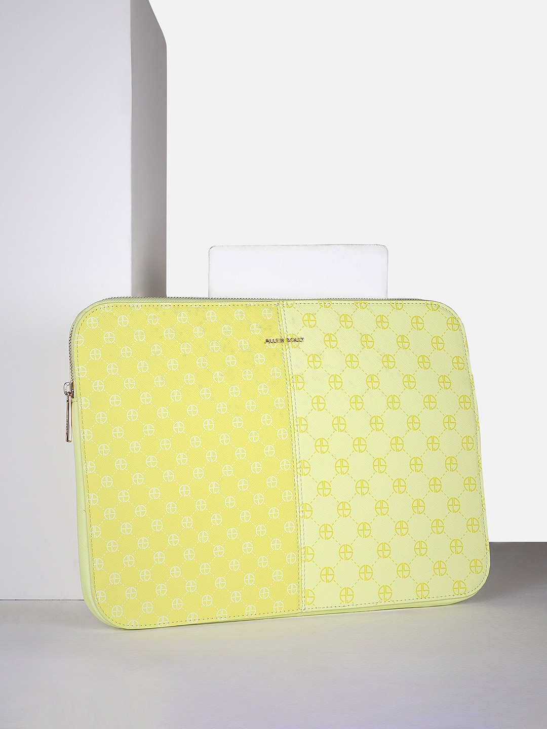 

Allen Solly Woman Up To 18 Inch Printed Laptop Bag, Green