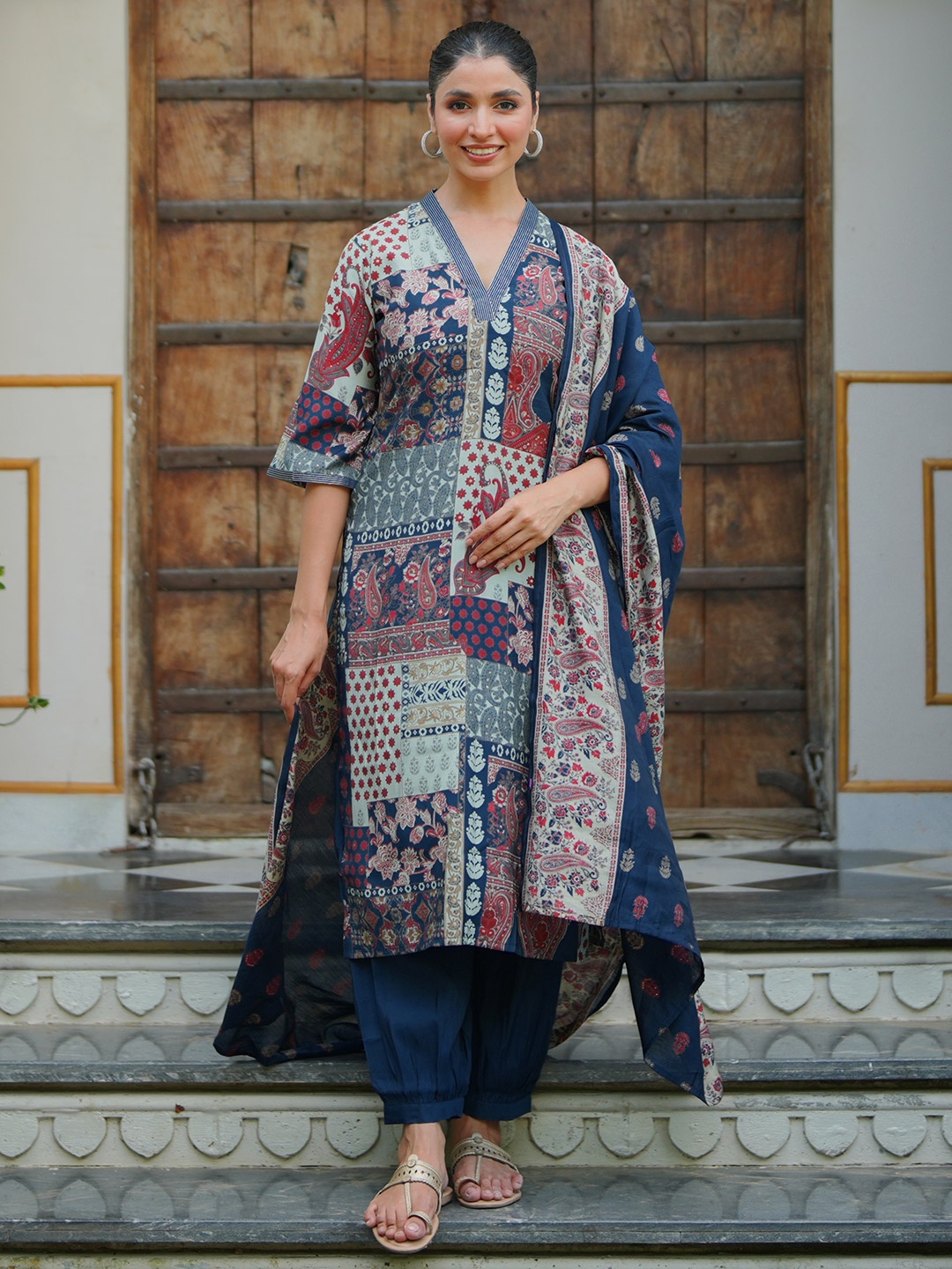

Libas Floral Printed Kurta with Salwar & With Dupatta, Blue