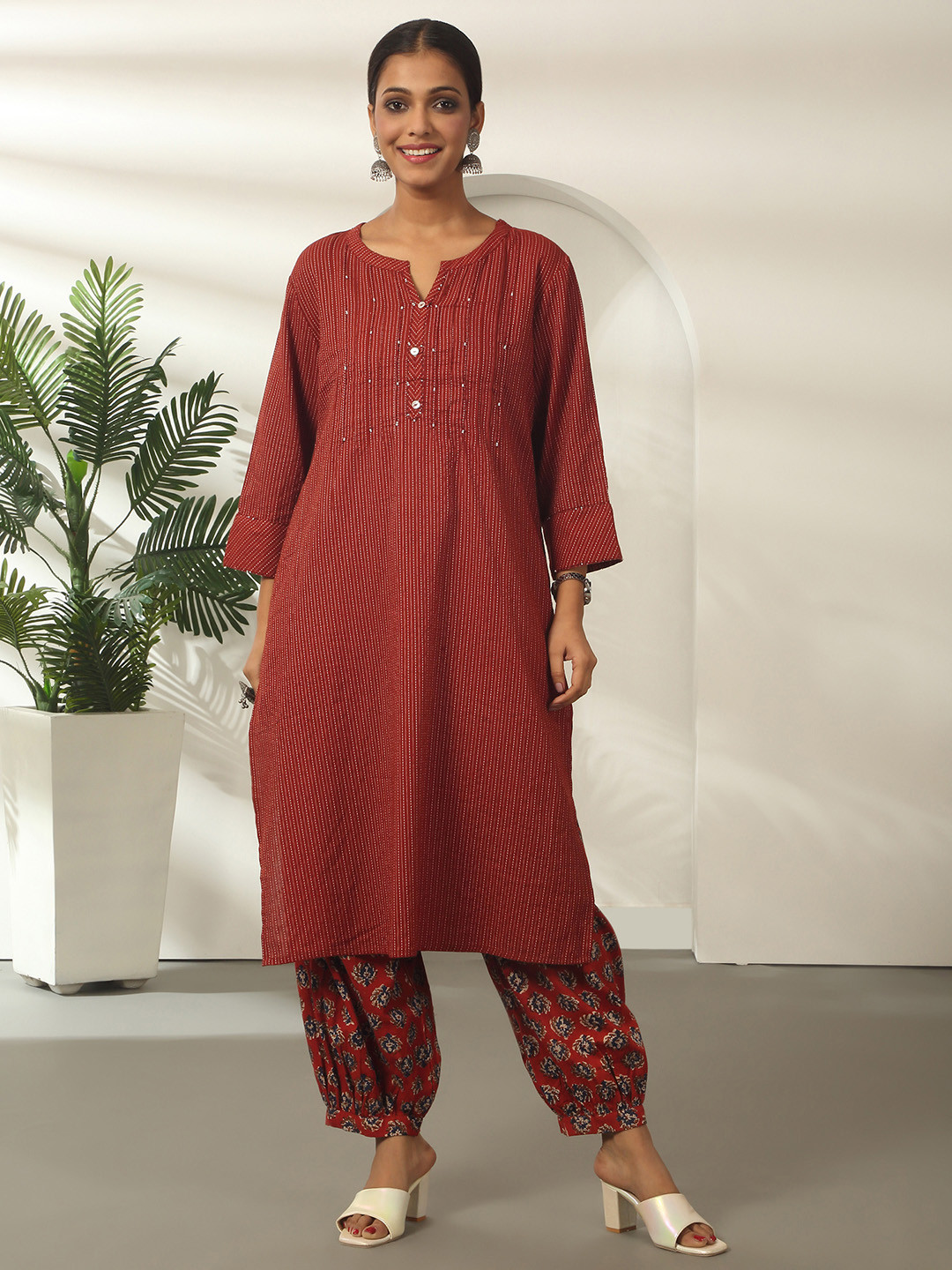 

Likha Cotton Kantha Stitch Solid Straight Kurta with Afghani Pant & Dupatta, Maroon